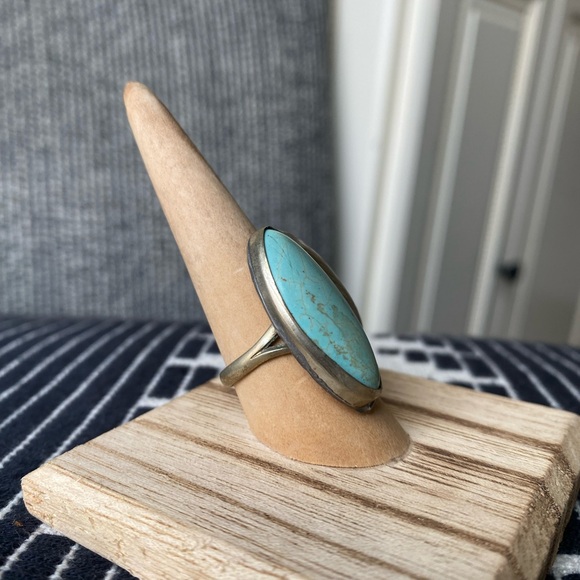 Vintage Navajo Turquoise Ring - Picture 3 of 16